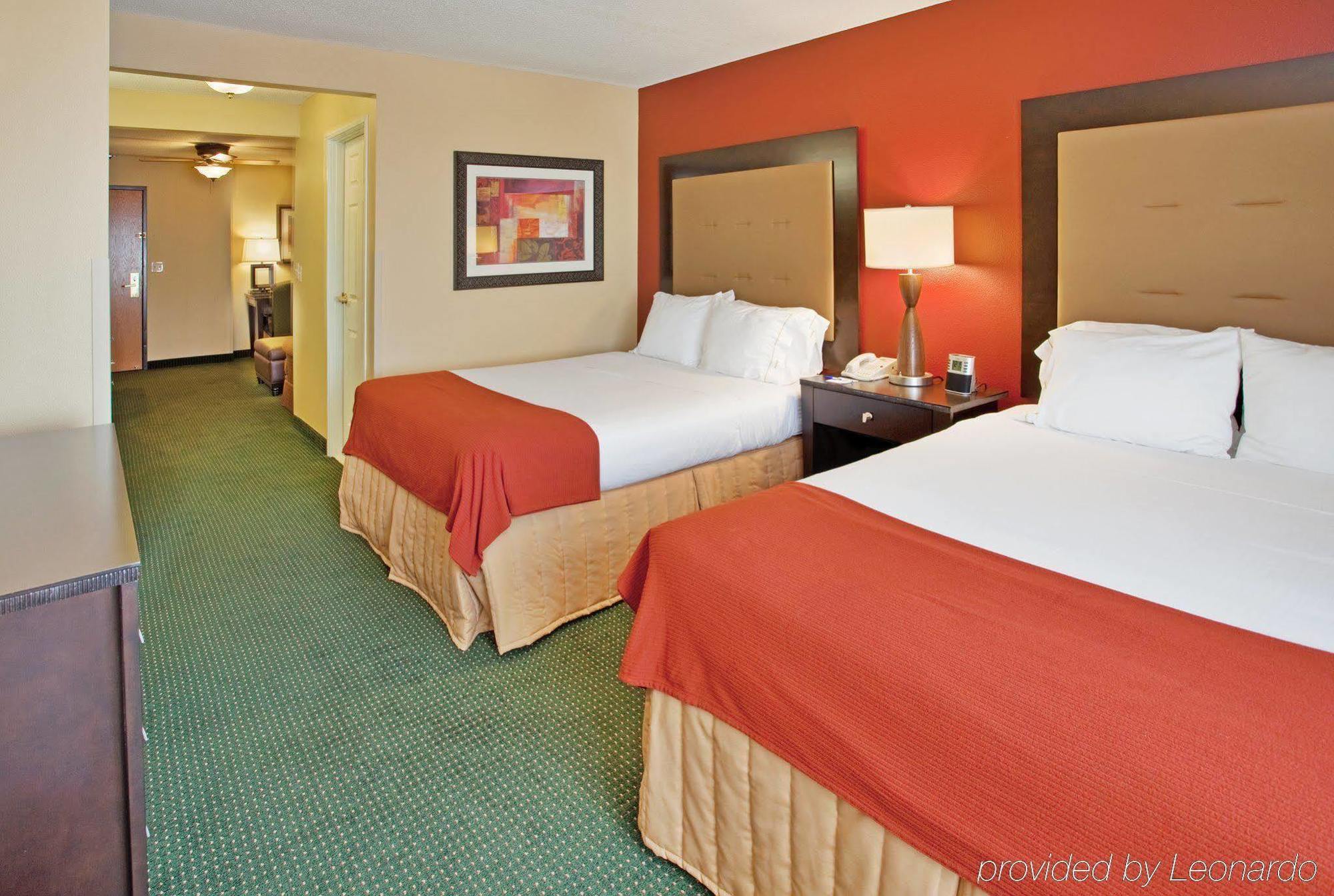 Holiday Inn Express Hotel & Suites Norfolk By Ihg Oda fotoğraf